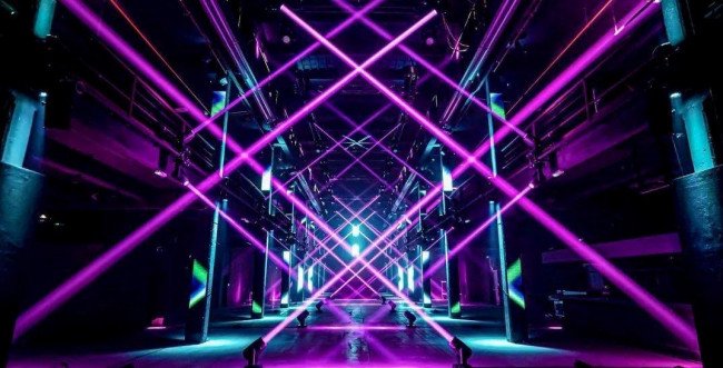 Turn All the Lights On歌词?
