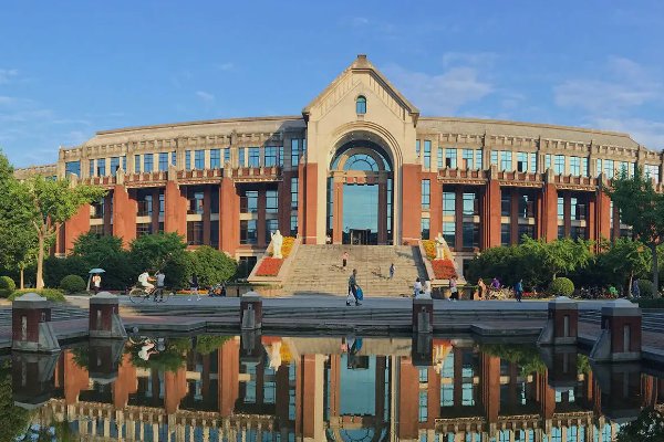 ecupl是哪个大学