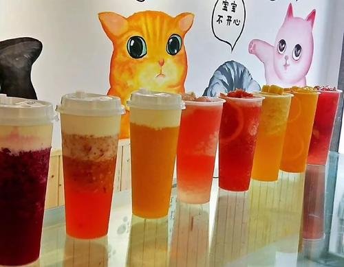 三亚商家质疑顾客套现，8元奶茶付款8千元，顾客的行为如何定性？