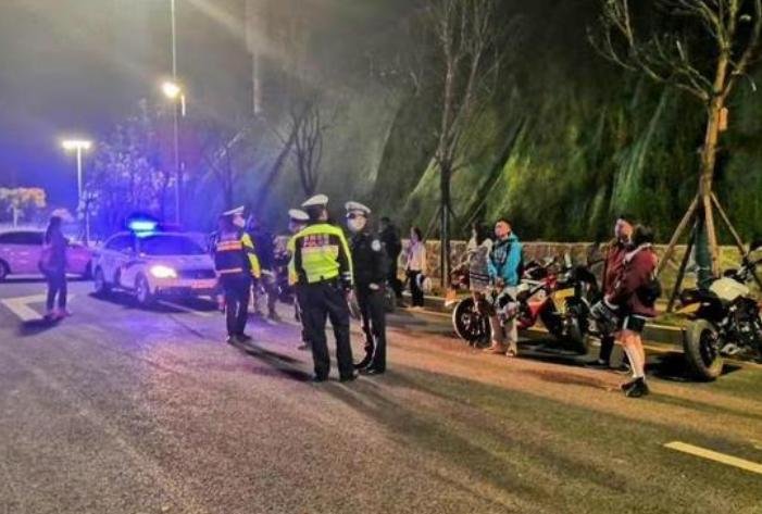 武汉男子杀5人逃跑时再致2死,目前该名凶手有线索了吗?