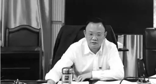 茅台公司的销售总经理曾祥彬坠楼身亡，是什么原因让他坠亡的？