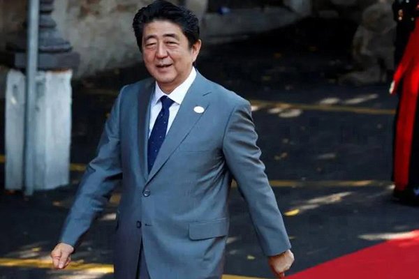 韩媒:尹锡悦每天通勤办公动用700余警卫引发争议,他在害怕什么?