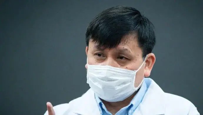 张文宏不同意“躺平”，面对疫情我们应当如何应对？