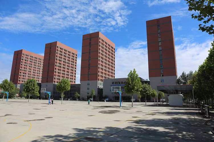 保定科技学院是公办还是民办?