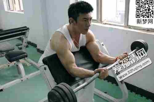 戎装女人的剧情介绍