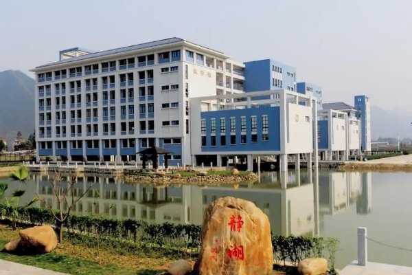 肇庆医学高等专科学校录取分数线