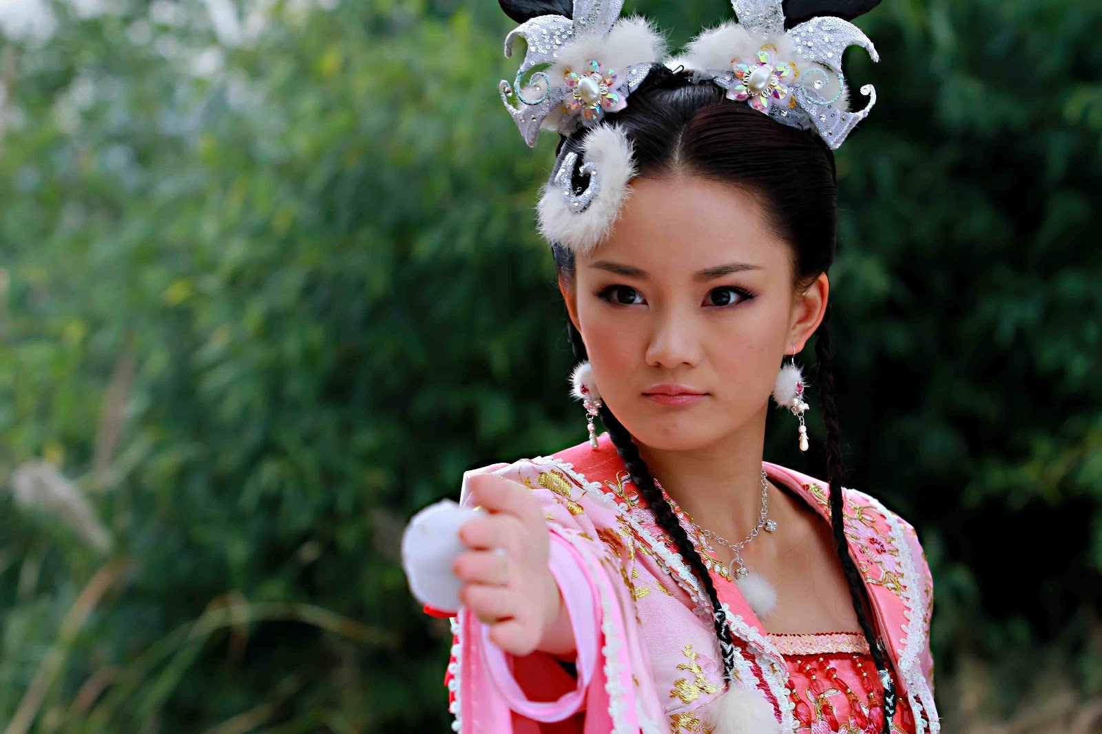 馨子在《情锁》中饰演谁?