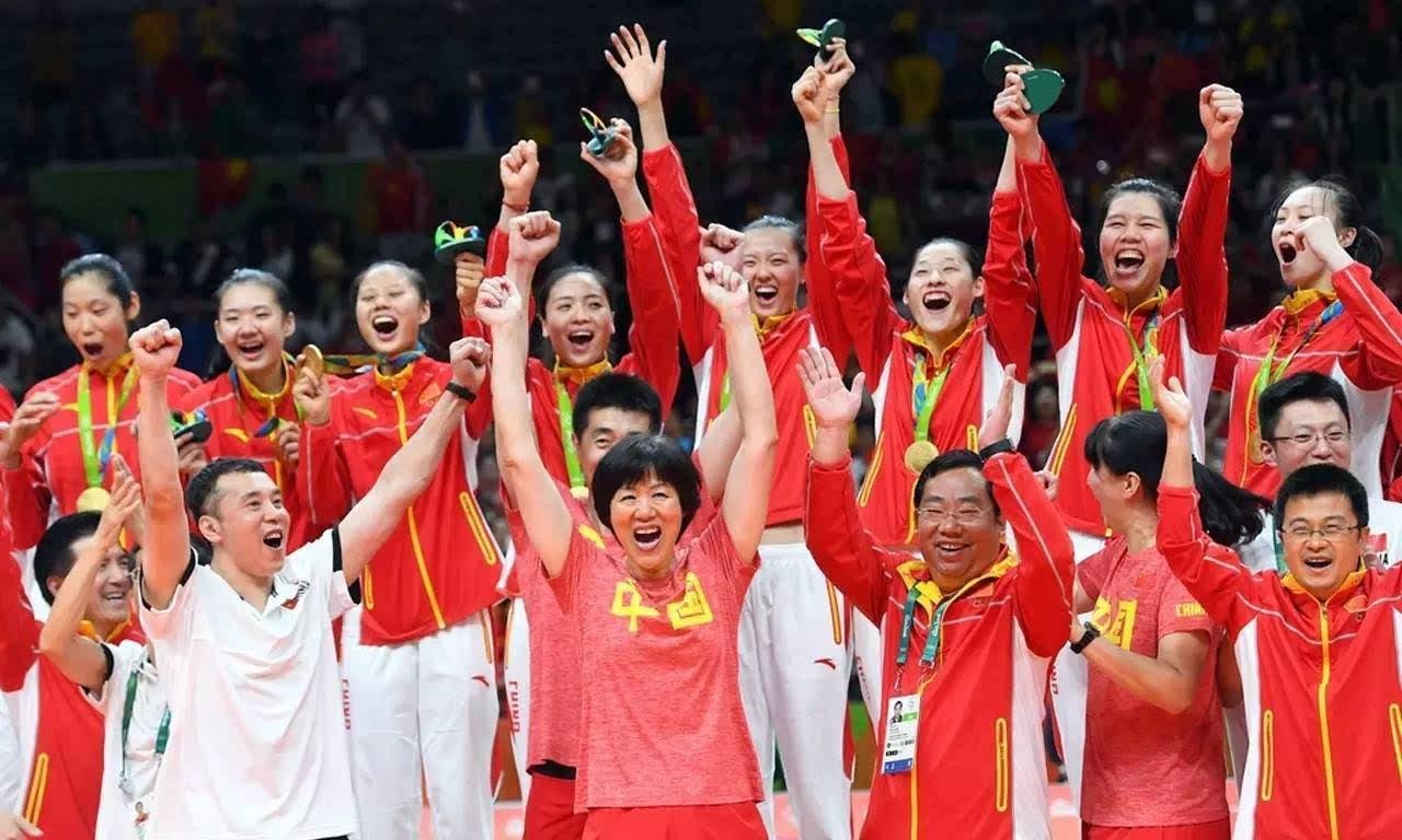 中国女排世界排名跌至第二,有什么问题需要注意?