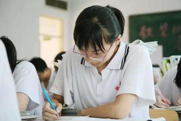 孩子马上高考压力大，怎么给他释放压力？
