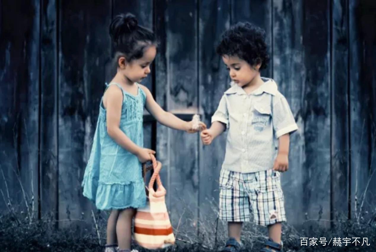 孩子拿东西换“友情”的这种交换交友行为是正确的吗？