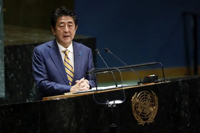 安倍遭枪击后，工作人员大喊求助路人，为何安保人员没起到作用？