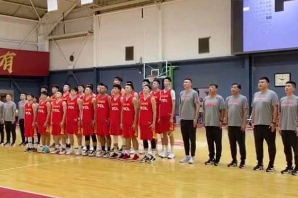 历史上中国男篮两次击败美国男篮的明星阵容是?