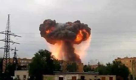 突发！俄机场发生大爆炸，蘑菇云腾空升起，此次损失有多惨重？