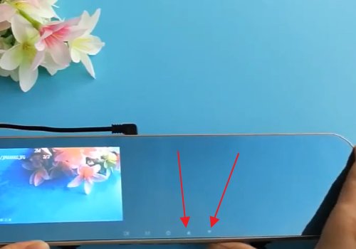 我想查看全景行车记录仪中的紧急录像,请问在哪里查看?