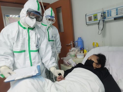 广东佛山主动就诊人员中发现2例阳性，这2名患者的活动轨迹是怎样的？