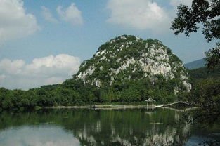 “三山半落青天外”的全诗是什么？