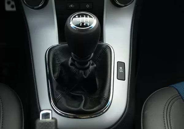 汽车AT和MT是什么意思