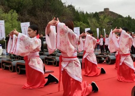 古代拜师是三叩九拜还是三拜九叩