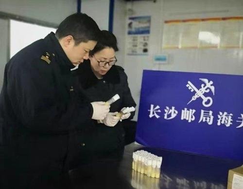 青岛海关截获非法入境黑腹果蝇7000余只，这些生物有何危害？