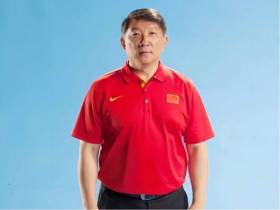 中国女篮教练是谁