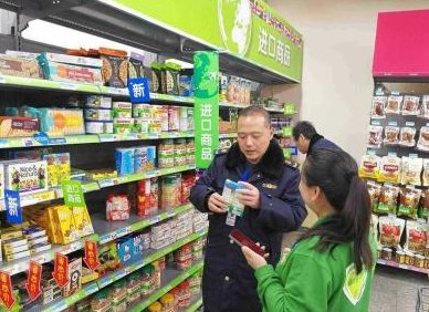 湖北武汉一男子就餐喝到过期近3年雪碧饮料，喝过期的饮料会有什么危害？