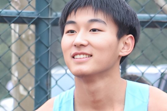 陈佳鹏200米最好成绩