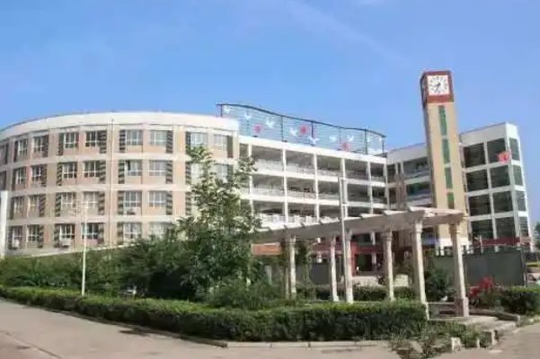 林州桂圆小学是公立的吗