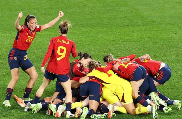 2002世界杯中国队小组赛战绩