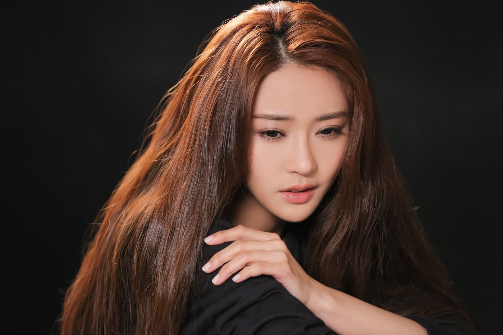 瞒着丈夫参加好声音，成名后弃夫离婚，现在生活得如何？