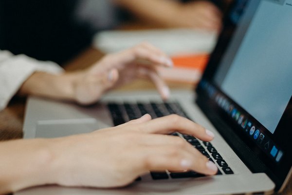 标准偏差在EXCEL表格中怎么算？