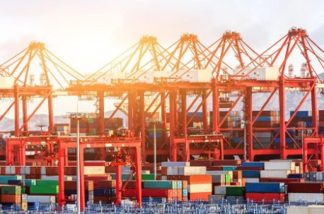 目前全球吞吐量排名前十的超级大港中中国港口有多少个