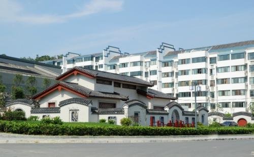 十堰所有的大学都有哪些?是所有的 谢谢。