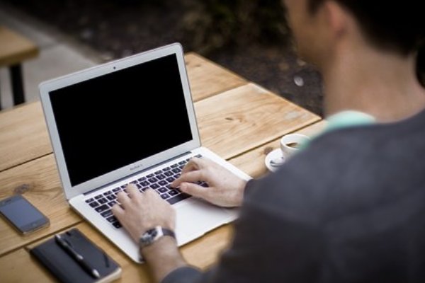 标准偏差在EXCEL表格中怎么算？