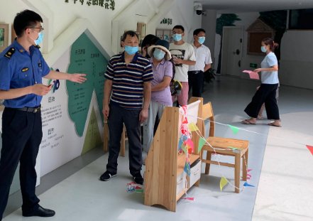 上海3地升级为中风险地区，涉静安、徐汇等地，这些区域市民需注意什么？