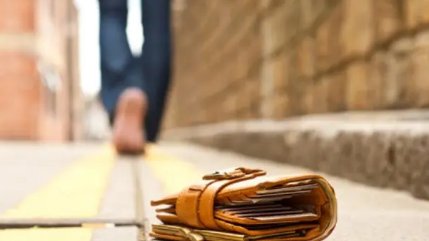 郑州一乘客坐公交丢包，物品价值百万，还能被找回吗？
