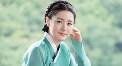 韩国五万元钱币上是谁的画像，是个女人。请问她的历史背景。