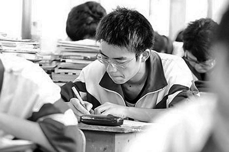 大学英语4级听力是考哪几部分的呢