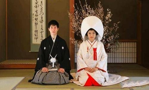 日本女孩在出嫁前，要和父亲洗一次澡，究竟是不是真的？