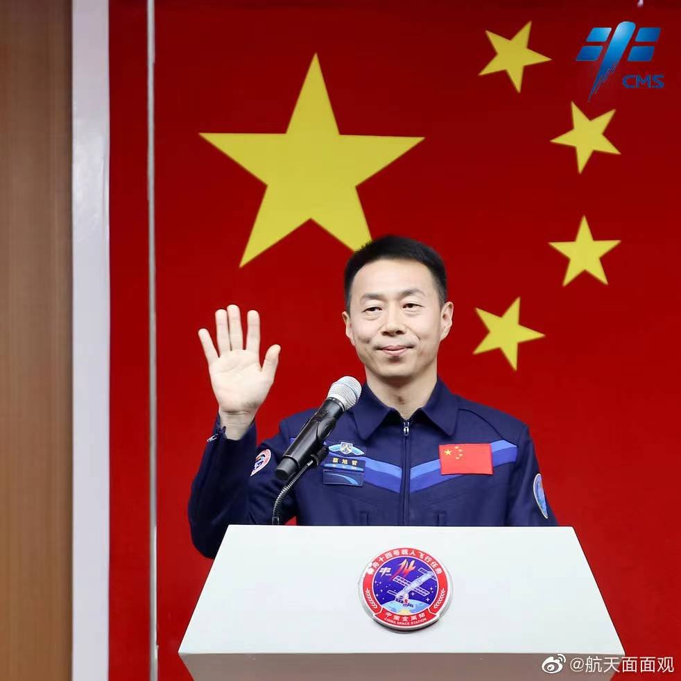 “出差三人组”简介来了，关于他们的故事你知道多少？
