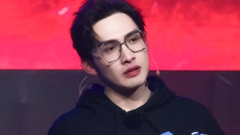 张彬彬回应被安保架着走,是什么原因才导致保安这样做?