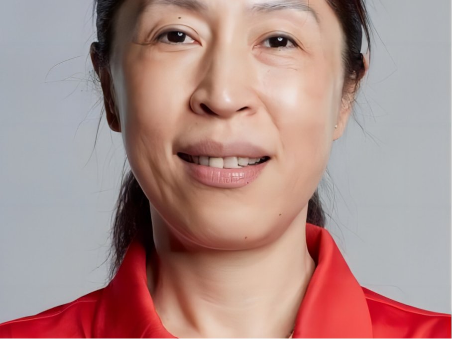 中国女篮教练是谁
