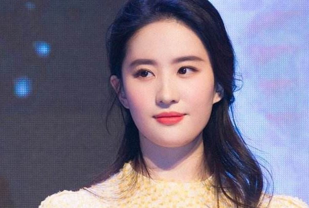 不仅改名甚至连姓氏都改了,刘亦菲改名背后究竟隐藏着怎样的故事?