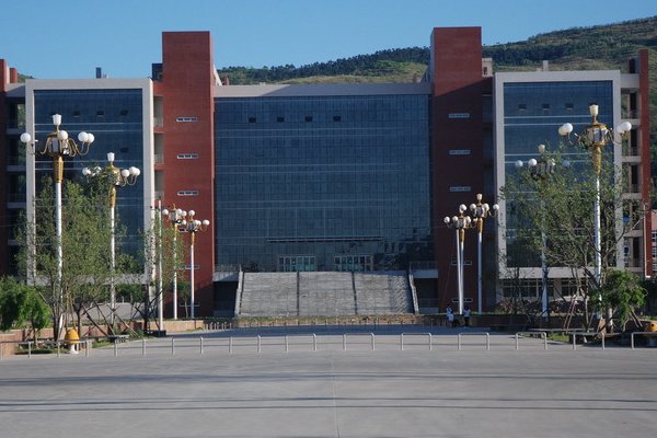 河北民族师范学院在哪