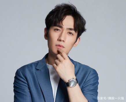 传与大7岁女友“隐婚”，爆红后的朱一龙，这些年究竟经历了什么？