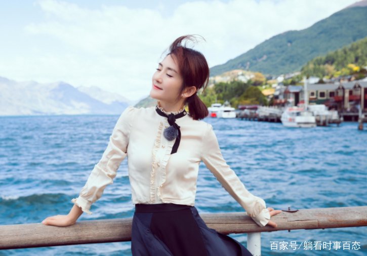 谢娜疑似被逼退圈，从万人喜爱到万人唾骂，她究竟做错啥事让人这么讨厌？