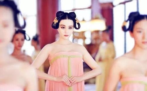 唐朝女人为何喜欢袒胸露乳？是时尚高贵，还是性观念开放？
