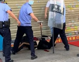 河南郸城一男子持刀砍伤两人，暴力事件的起因是什么？