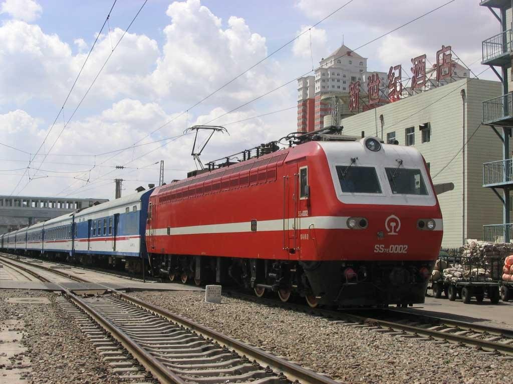 韶山电力机车的韶山7E型客运电力机车，代号SS7E。