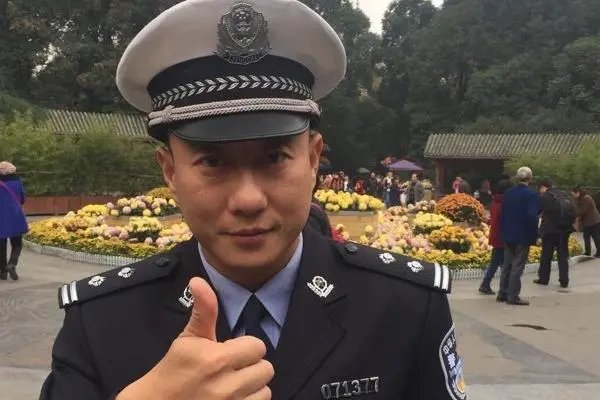 谭乔称遭遇俄罗斯套娃式维权，这是怎么回事？