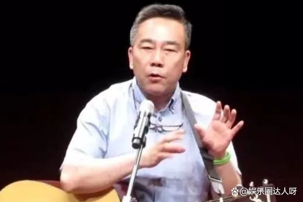 杨议的豪宅因违建面临被拆除，他气到脸发红，怎么看待他的这个行为？